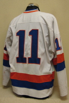 North Iowa Huskies White # 11 Mason City is the home rink of the Huskies. 1999 was the team's last season as members of the USHL. This homer is manufactured by Hooters Sportswear and is tagged an XL. Any additional information you can provide would be great!!!