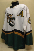 Jeff Van Dyke #8 White 2000-01. This was worn by, Musketeer fan favorite, Jeff Van Dyke during the 2000-01 season. Jeff played in SC 3 seasons before being traded to the Lincoln Stars. Sholder patches, USHL chest crest and alternate's 